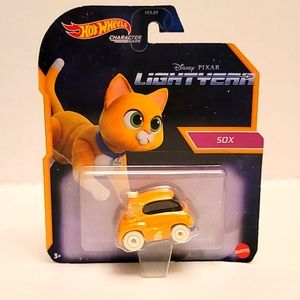 Hot Wheels Disney Pixar Lightyear "Sox" car